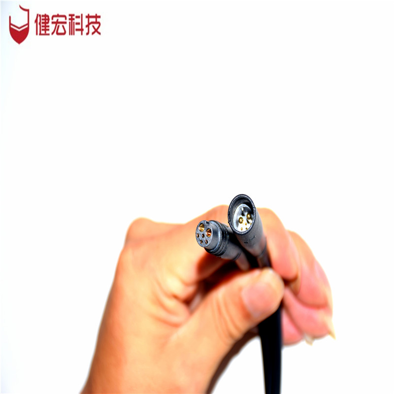 2+4電池連接器